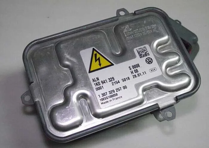 OEM 08-11 VW CC Xenon HID Ballast Headlight Unit Controller AFS 130732925700 (used / scrap) free shipping post/e-packet