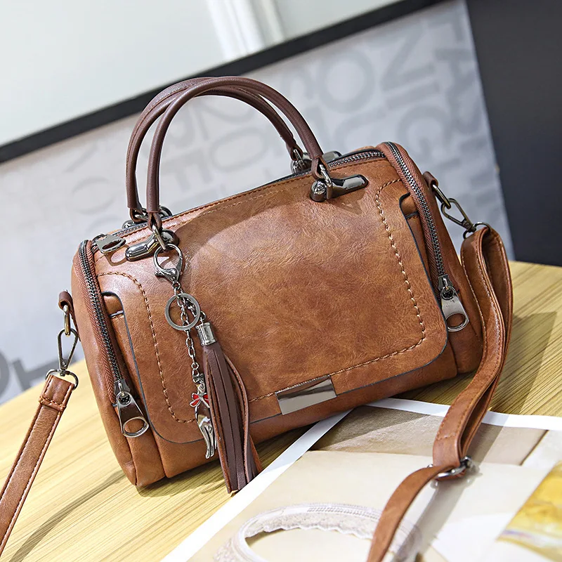 

Women Handbag Leather Small Doctor Bag Women Shoulder Bag Female Crossbody Handbag Lock Chain Rivets Girls Vintage Women Bags