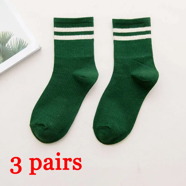 Новинка; высококачественные повседневные хлопковые удобные короткие носки в полоску ярких цветов для женщин и девочек; Harajuku; модные забавные носки; 3 пары - Цвет: light green