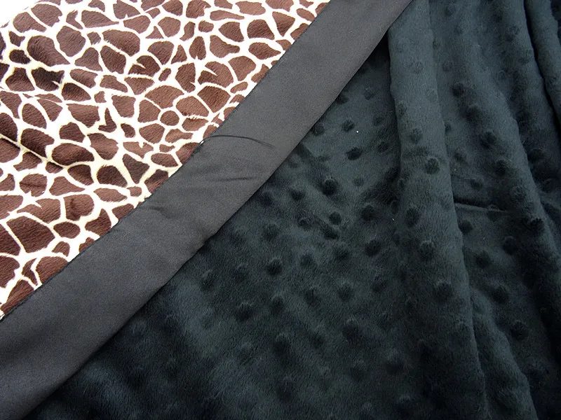 Baby Blanket Giraffe With Black Dots Minkee Satin Trimed | Мать и ребенок
