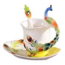 Farbige Emaille Porzellan Pfau Kaffeetasse Set China Knochen Keramik Tee Mlik Tasse und Untertasse Mit Löffel Kreative Drink Geschenk