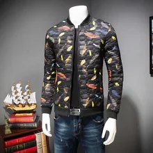 Новые зимние Куртки Для мужчин стенд воротник печати Перо хлопковые куртки на пуху Марка Плюс Размеры 3XL 4XL 5XL Для мужчин зимнее пальто Для мужчин куртка