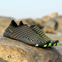 Любителей пляжа летняя пляжная обувь для прогулок кроссовки для плавания в Surf Аква кожаная обувь носки в полоску обувь Lighweight пары морская обувь