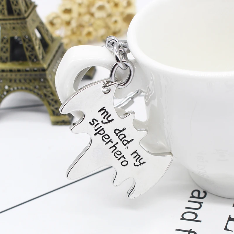 Fashion-My-Dad-My-Superhero-Charm-Pendant-Keychain-Simple-Silver-Bat-Key-Chain-Ring-Father-s (5)