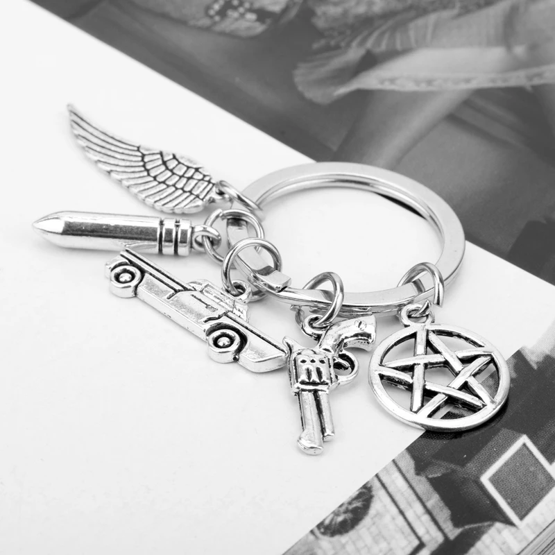 Dongsheng sobrenatural de Dean Winchester Jensen pentagrama pistola encantos colgantes llavero llaveros