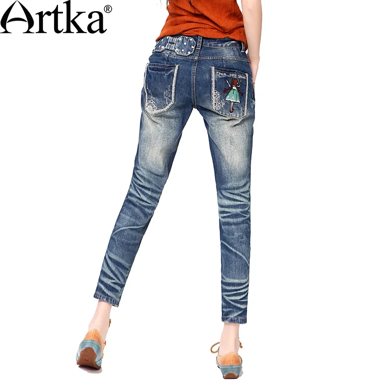 ARTKA Женская мечта Сладкая универсальная Вышивка Slim Fit Капри прямого кроя джинсы KN14533X