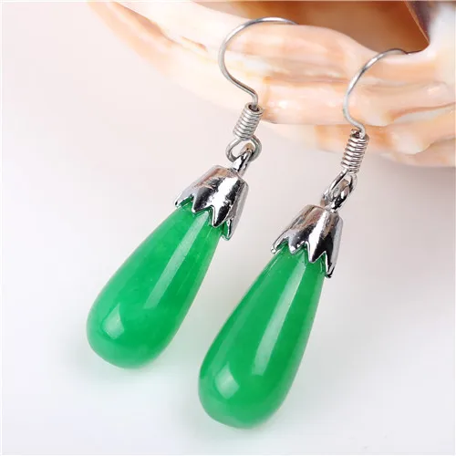

Quality natural green jade drops Love Malay jade earrings classic series of popular models jade earrings jade earrings