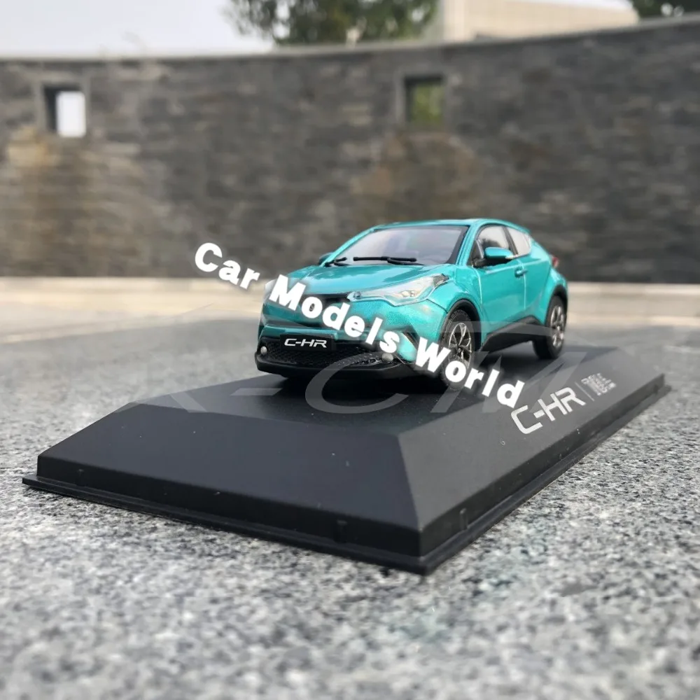 

Diecast Car Model for C-HR CHR 1:43 (Green) + SMALL GIFT!!!!!