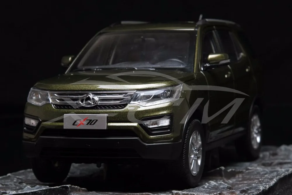 Литая под давлением модель автомобиля Changan CX70 7 мест SUV 1:18(зеленый)+ маленький подарок