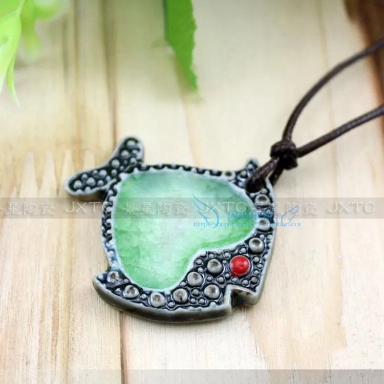 

FREE SHIPPING Sweet Heart-shape Ceramics Necklace Hand-painted Flat Fish Chinese Style Glossy Necklace Original Ethnic Jewelry