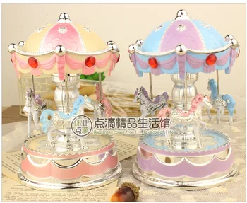 

Valentine Music Box 8 Tones Clockwork Type Gifts Merry-go-round With Light