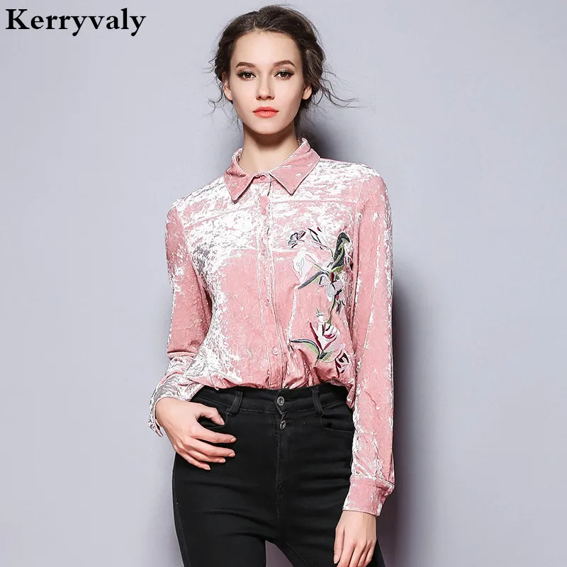 Cena Klapa R oacute;żowy Kwiat Haft Bluzka Kobiet Topy Blusas Mujer De Moda 2018 Wiosna Długie Rękawy Koszula Aksamit K3266 Ropa Mujer