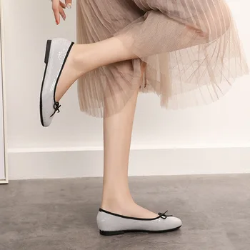 

2019 autumn new fashion simple solid color flat shoes women trend comfortable sequin bow decoration casual shoes