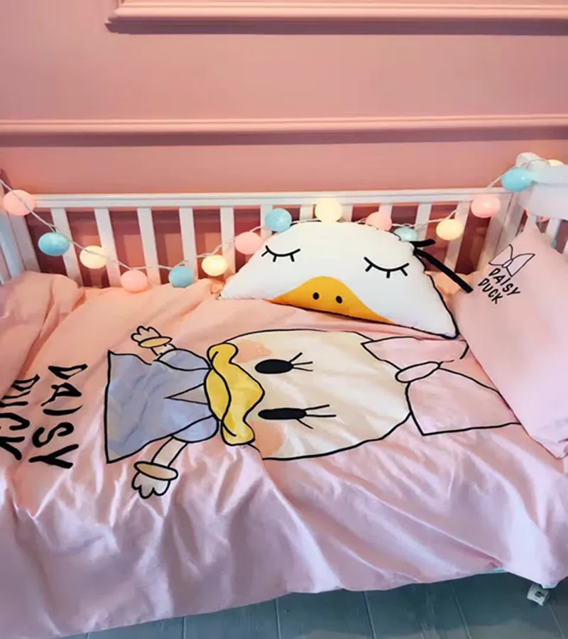 Bedding Sets Breathable Pretty Crib Baby Bedding Sets Cotton Character Bed Sheet Quiit Cover Pillow Case Baby Bed Three Sets цена Bedding Sets Breathable Pretty Crib Baby Bedding Sets Cotton Character Bed Sheet Quiit Cover Pillow Case Baby Bed Three Sets цены онлайн