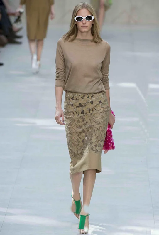 

New Arrival Long Sleeve Knit Sweater+ Hollow Out Embroidered Slim Skirt Skirt Suit 131202XD02