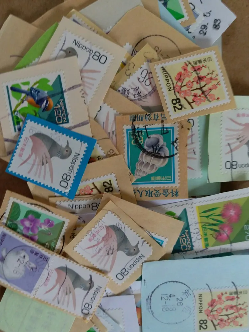 

1 PCS Random Japanese Post Stamps (some repeated) with paper collection Asia post