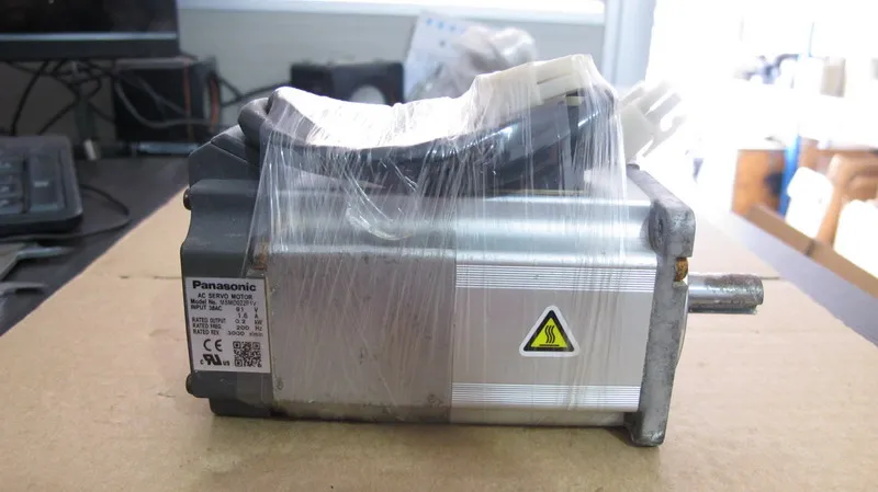 

Used servomotor MHMD022P1U Almost new warranty for three months