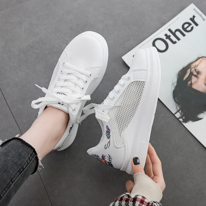 

Fashion women's shoes mesh casual shoes breathable outdoor light and large holes breathable sports shoes to prevent odor