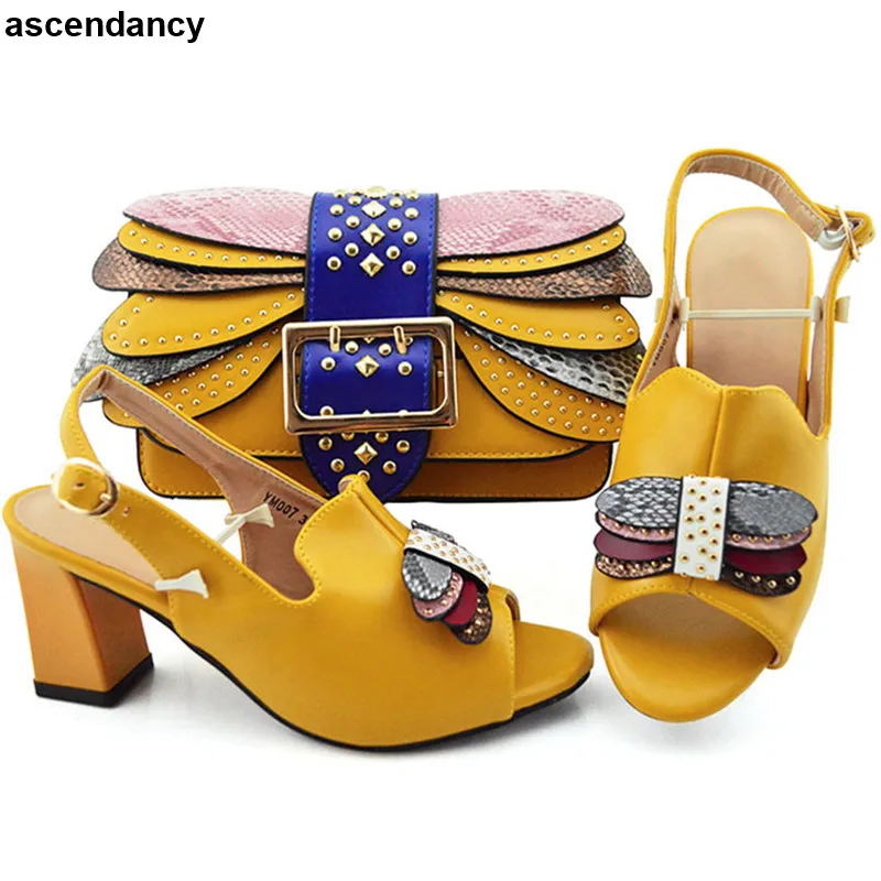 

Latest Design Nigerian Shoes and Matching Bags Set Decorated with Rhinestone Plus Size Shoes Women Heel Bag and Shoes Set Italy