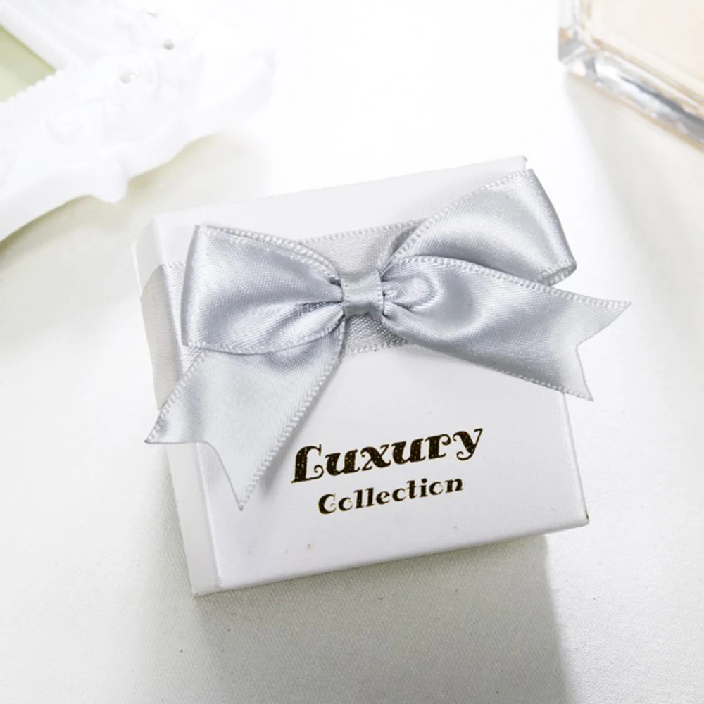 

High Quality White Paper Gift Boxes for finger ring small stud earrings/pendant sets Jewelry Packaging 6.2*6.2*5 CM