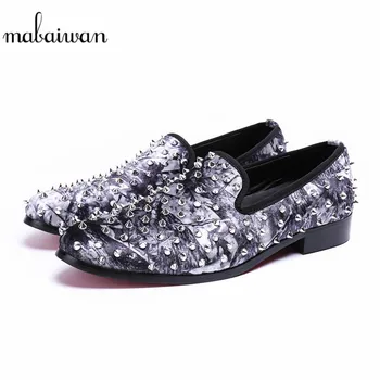 

Mabaiwan New Fashion Men Shoes Rivets Slipper Glitter Loafers Wedding Dress Shoes Men Spikes Handmade Leather Party Flats 38-46