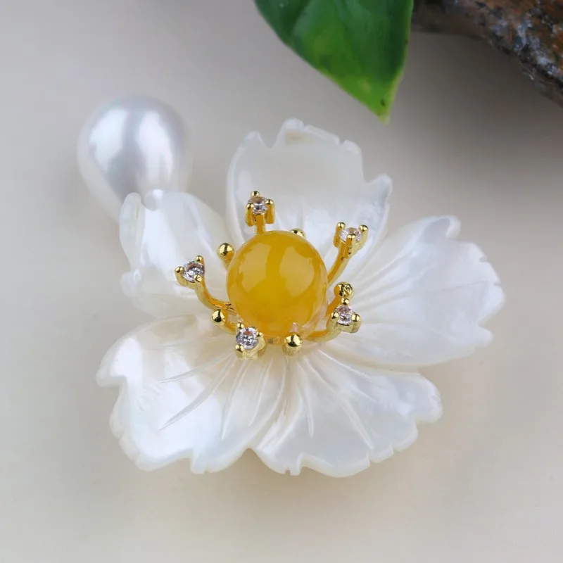  shell flower brooch  (5)