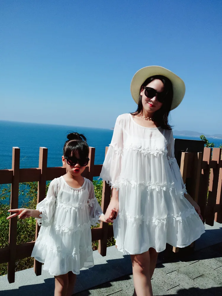 Одежда для мамы и дочки Лето г. белое шифоновое платье с цветами одинаковые комплекты для мамы и дочки одежда для мамы и меня