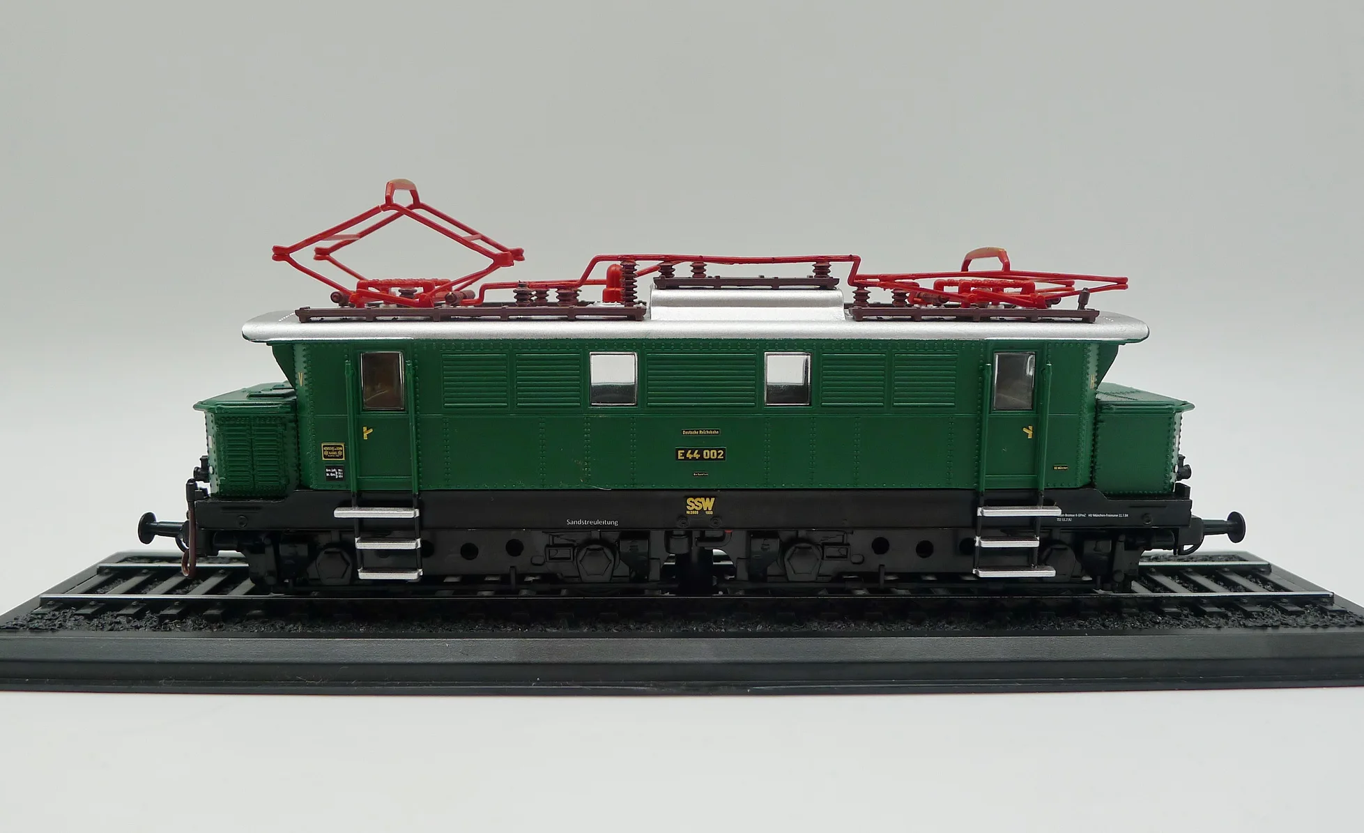 Atlas TRAIN E 44 002(1933) 1/87 литая модель