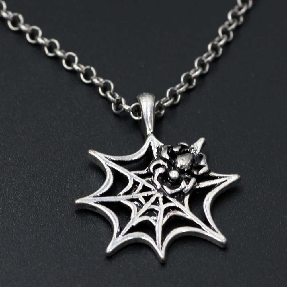 youe shone Spider  Necklace Alloy Spider  Pendant Halloween