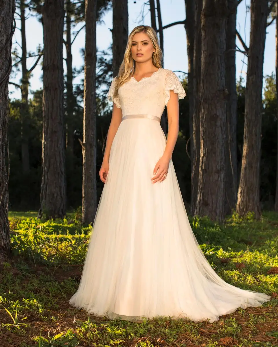 2019 Informal Tulle Lace A Line Modest Wedding Dresses With