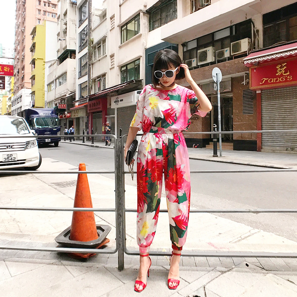 2017 Desgaste do Verão Flor de Impressão de Manga Curta T shirt Grau De Aperto Bloomers Cintura Dois Papel Terno Mulher