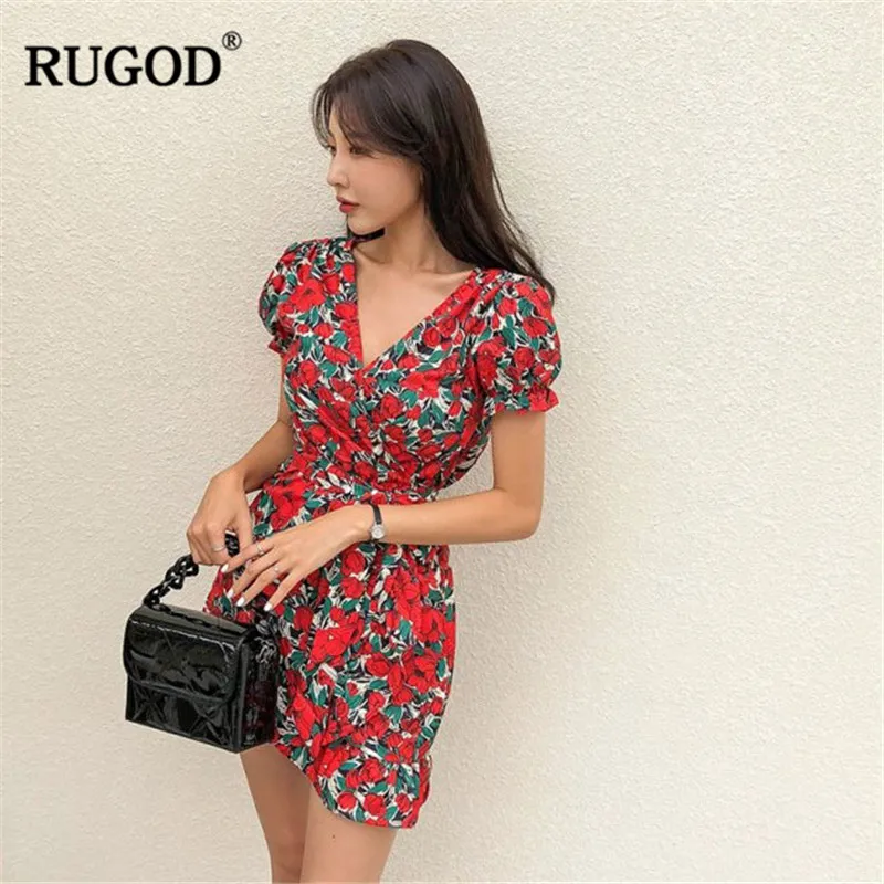 Женское платье с цветочным принтом RUGOD мини облегающее короткими рукавами и v