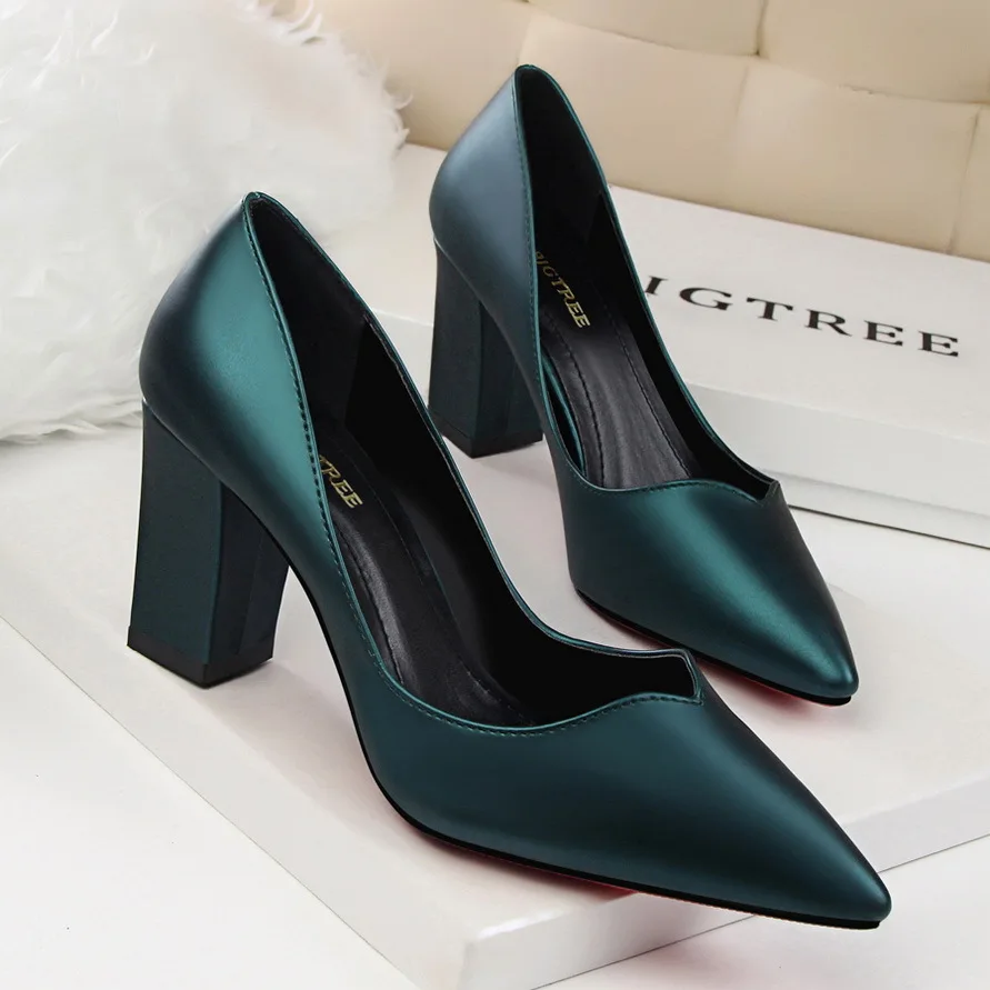 

European and American style retro fashion temperament simple and comfortable high heels shallow mouth pointed high single shoes