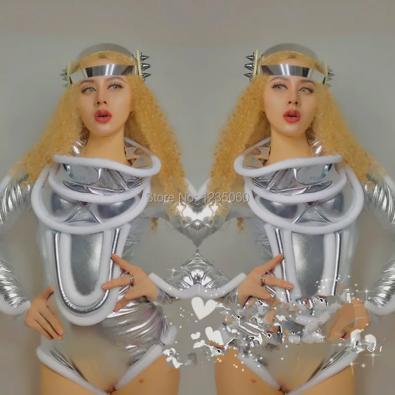 Fashion-Space-Show-Future-Warrior-Silver-Party-Clothes-Catwalk-Model-Show-Nightclub-Bar-Dance-Team-Event (3)