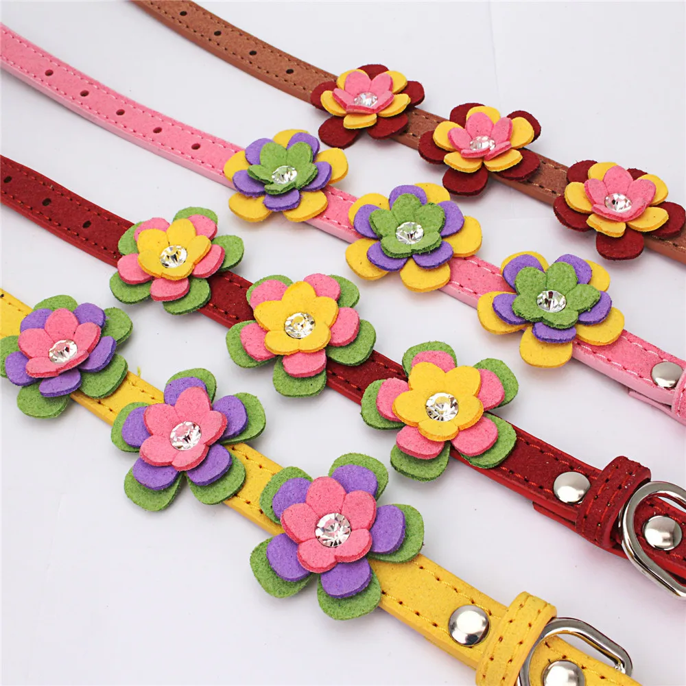 Soft Microfiber Cats Collars Cute Flowers Decorative Collars Necklace for Cat Small Dogs Pet Products collar gato mascotas Soft Microfiber Cats Collars Cute Flowers Decorative Collars Necklace for Cat Small Dogs Pet Products collar gato mascotas