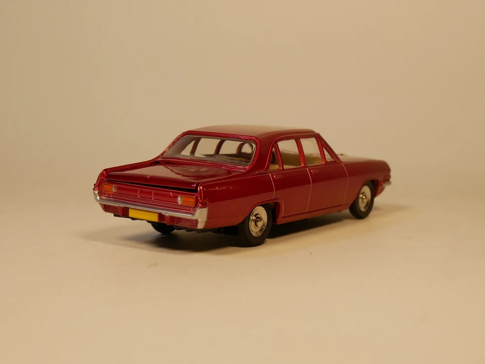 DINKY TOYS 1/43 OPEL ADMIRAL литая модель автомобиля