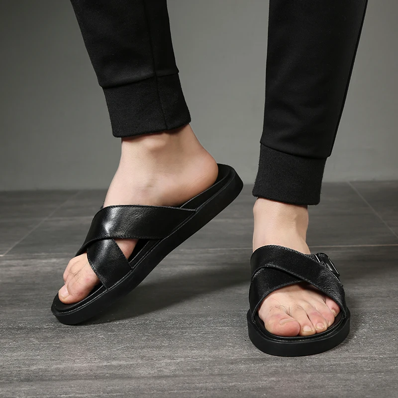 

2019 Men Sandals Genuine Leather Cowhide Men Sandals Summer Quality Beach Slippers Casual Sneakers Outdoor Beach Shoes