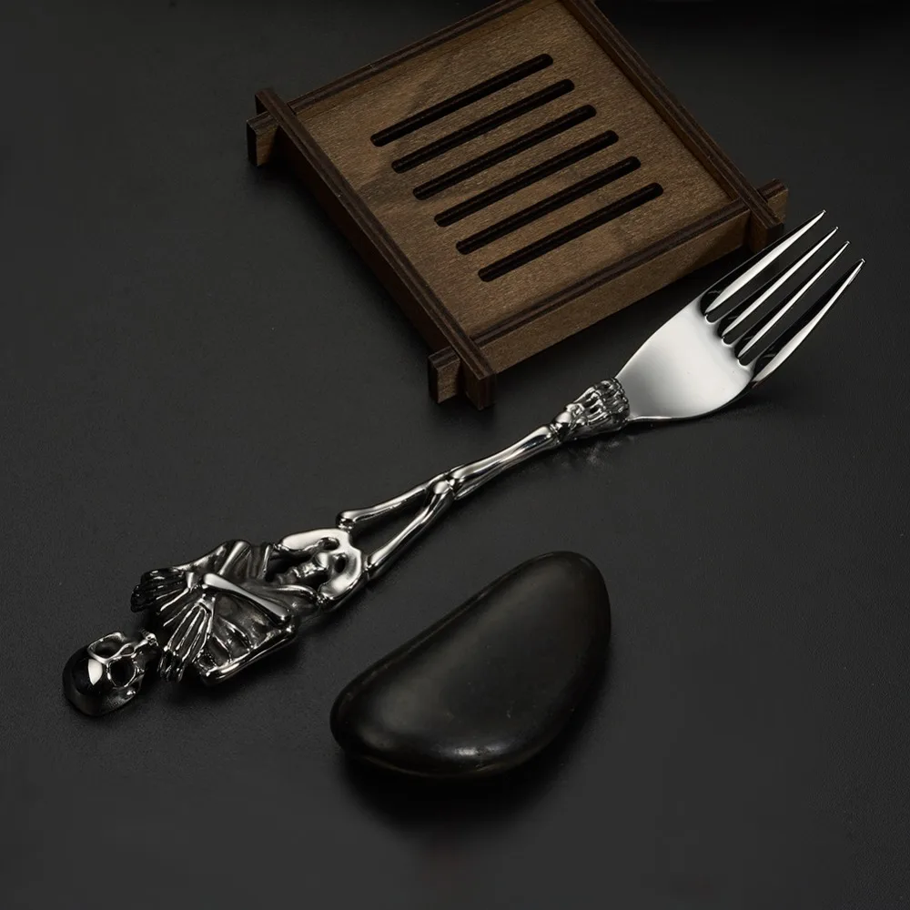 Мужской серебряный нож для стейка из нержавеющей стали, модные столовые приборы, ручка со скелетом, нож, вилка, ложка, индивидуальные Семейные столовые приборы