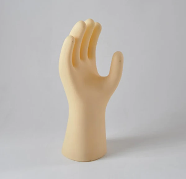 

2019 New 1Pc Men Mannequin Hand Wrist Ring Watch Gloves Bracelet Bracelet Jewelry Display Base Male Gloves Model Skin Hand