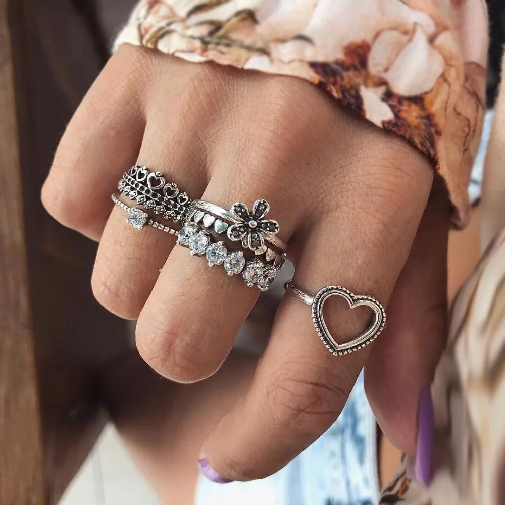

RscvonM Vintage Heart Flower Crown Shape Rings Set for Women Girl Bohemian Carving Crystal Midi Knuckle Rings Set 6 pcs/1set