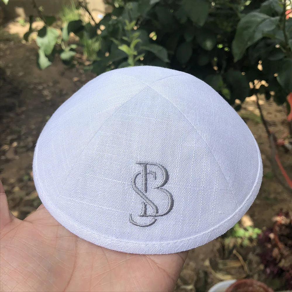 WHITE LINEN KIPOTS WITH SILVER GREY EMBROIDERY LOGO