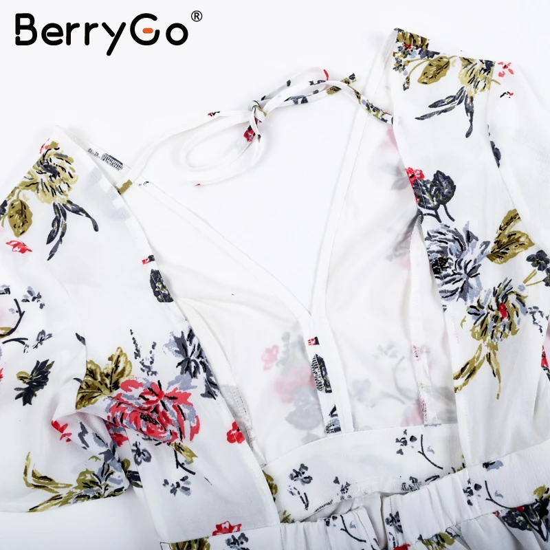 Женский костюм комбинезон в полоску BerryGo шифоновый короткий с открытой спиной и