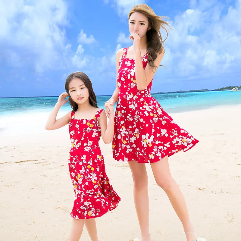 1147 21 De Réductionété Famille Mère Fille Robes Robe En Mousseline De Soie Rouge Sans Manches Robe De Plage Fille Bretelles Robes In Tenues