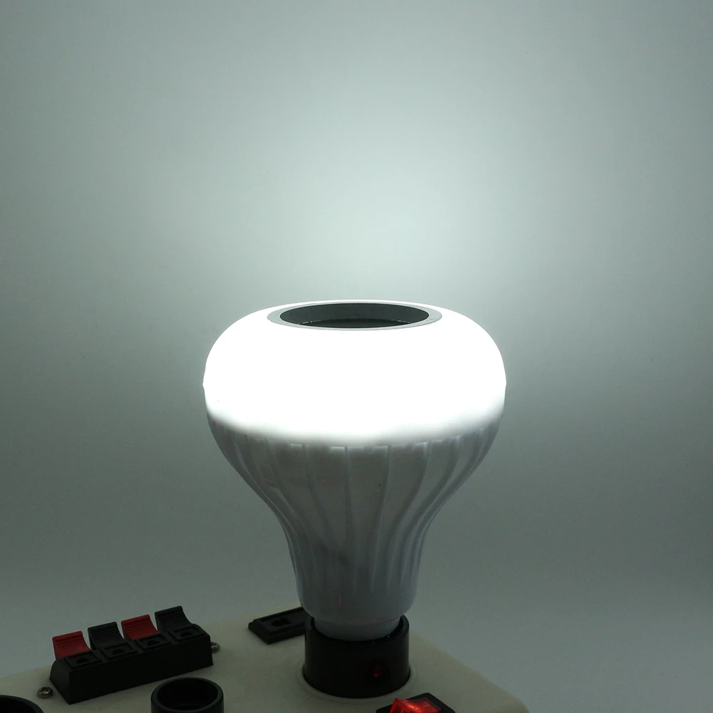 1Pcs Smart E27 7W Ampoule LED Bulb RGB Light Wireless Bluetooth Audio Speaker Music Playing Dimmable Lamp With Remote Control