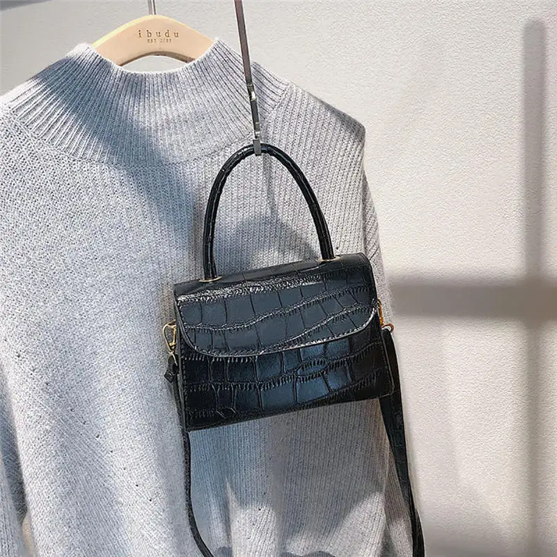 Women Retro Portable Small Square Bag Wild Shoulder Bag Messenger Bag bolso mujer sac a main bolsa feminina 40AP1206