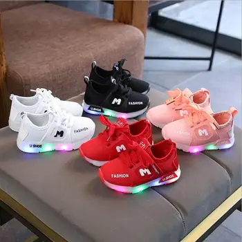 

New Children Luminous Shoes Boys Girls Sport Running Shoes Baby Flashing Lights Fashion Sneakers Toddler Little Kid LED Sneakers