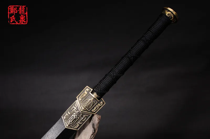 Настоящий Китайский меч, 1060 стальное лезвие, позолота, выгравированный узор, металл, украшение для дома, розовое дерево, меч с двумя ручками