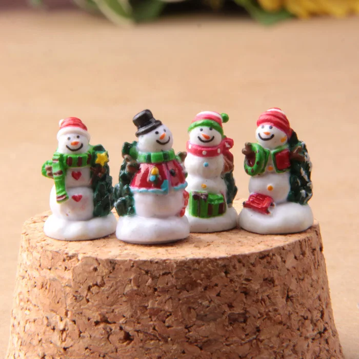 12pcs Santa Claus Resin Crafts Garden Miniatures DIY Doll House/ Terrarium/ Succulents/Christmas Micro Landscape Decoration