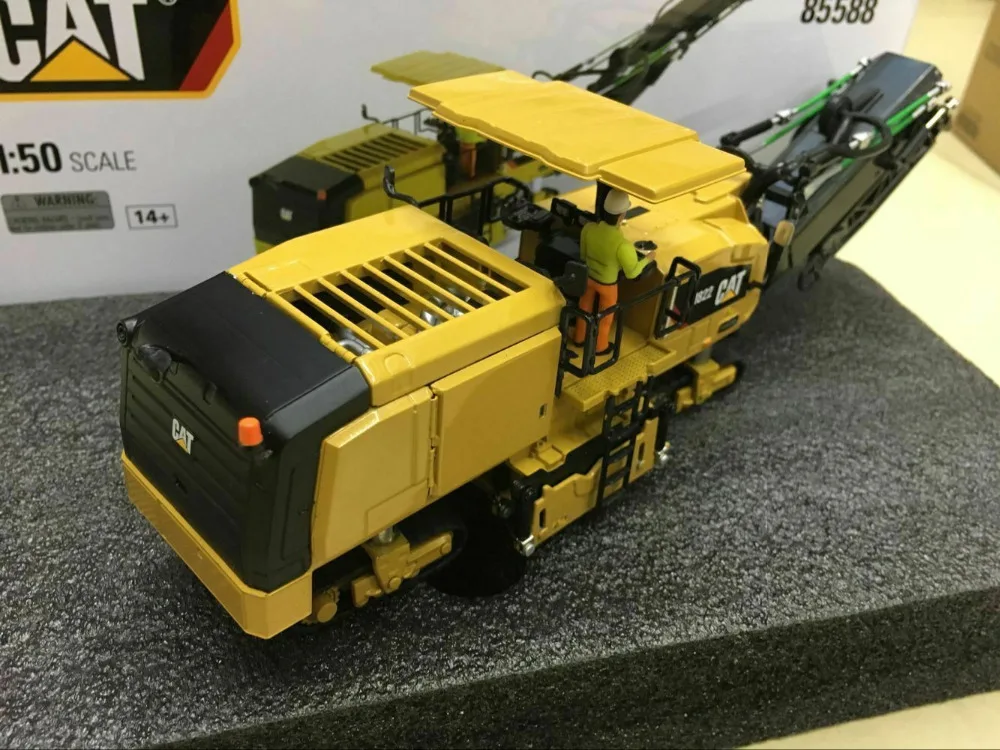 Гусеница Cat PM822 холодная строгальная установка 1:50 бренд Diecast Masters DM85588 новинка в