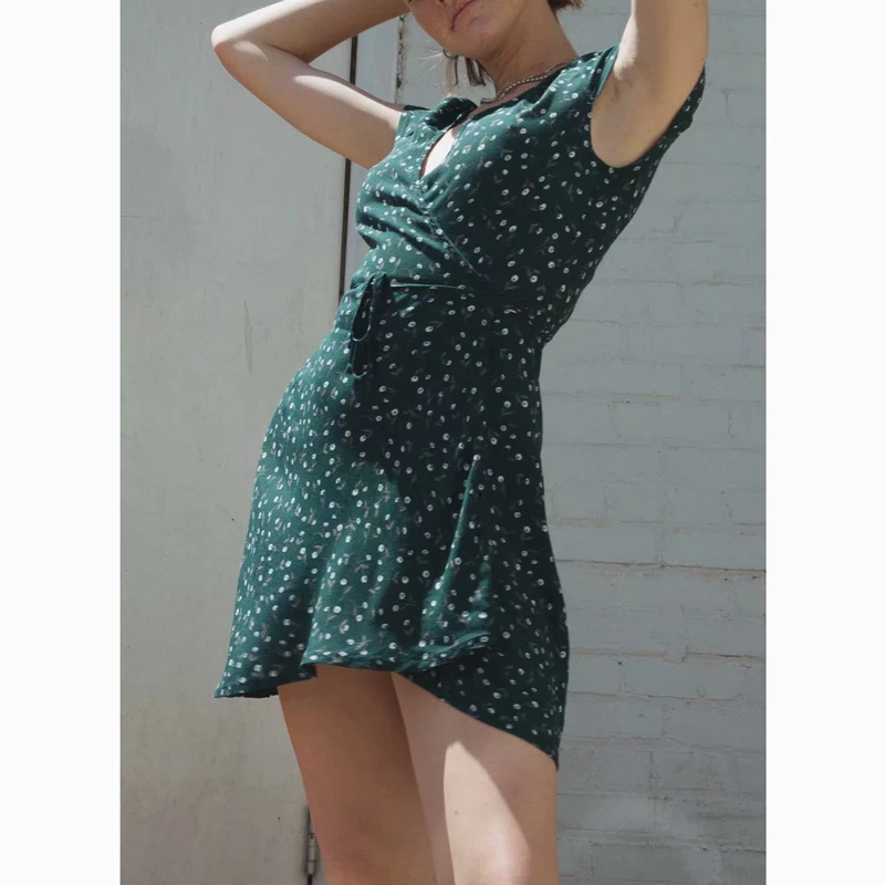 

Women French Style V-neck Short Sleeve A-line Mini Dres Elegant Green Little Floral Printed Waist Lace Up A-line Mini Dress